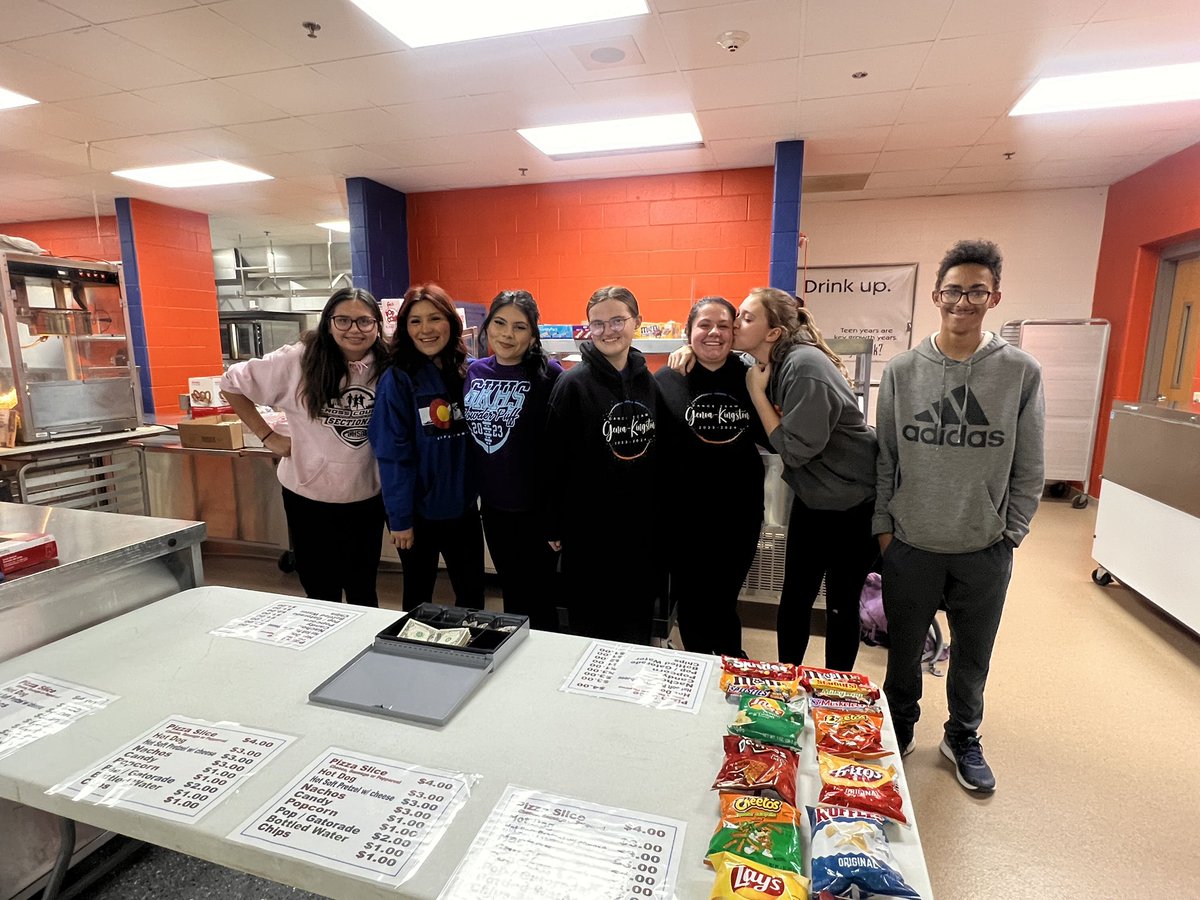 LogsdonMs's tweet image. Shout out #2: to these awesome GK students who were some of the several who helped NHS staff concessions last night. Scholastic Bowl, Dance Team and NHS making the dream work! @gkhscogs424 @gkschools