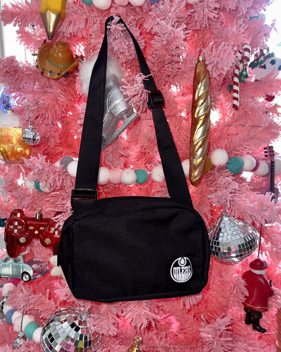 Baillie Scheetz (@bailliescheetz) on Twitter photo IN MY (belt) BAG
Support <a href="/ChristmasBureau/">Christmas Bureau</a>, <a href="/SantasAnonymous/">880 CHED Santas Anonymous</a>, and <a href="/Oil_Foundation/">Oilers Foundation</a> by purchasing a very ~trendy~ belt bag at tonight’s <a href="/EdmontonOilers/">Edmonton Oilers</a> game and you’ll have a chance to win a jersey straight off of a player or optionally an admin-worn leather blazer (smells better) IN MY (belt) BAG
Support <a href="/ChristmasBureau/">Christmas Bureau</a>, <a href="/SantasAnonymous/">880 CHED Santas Anonymous</a>, and <a href="/Oil_Foundation/">Oilers Foundation</a> by purchasing a very ~trendy~ belt bag at tonight’s <a href="/EdmontonOilers/">Edmonton Oilers</a> game and you’ll have a chance to win a jersey straight off of a player or optionally an admin-worn leather blazer (smells better)