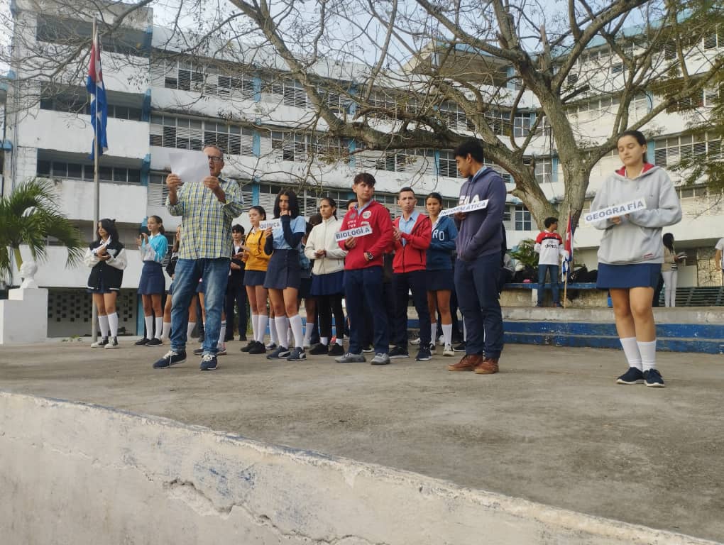 ipvcecarlosmarx's tweet photo. Reconocimiento a los estudiantes ganadores del Concurso Provincial Leer a Martí.
#ipvce #ipvcecm #ipvcecarlosmarx #ipvcecuba #CubaMined #GobMtz https://t.co/HM6Nu41skn