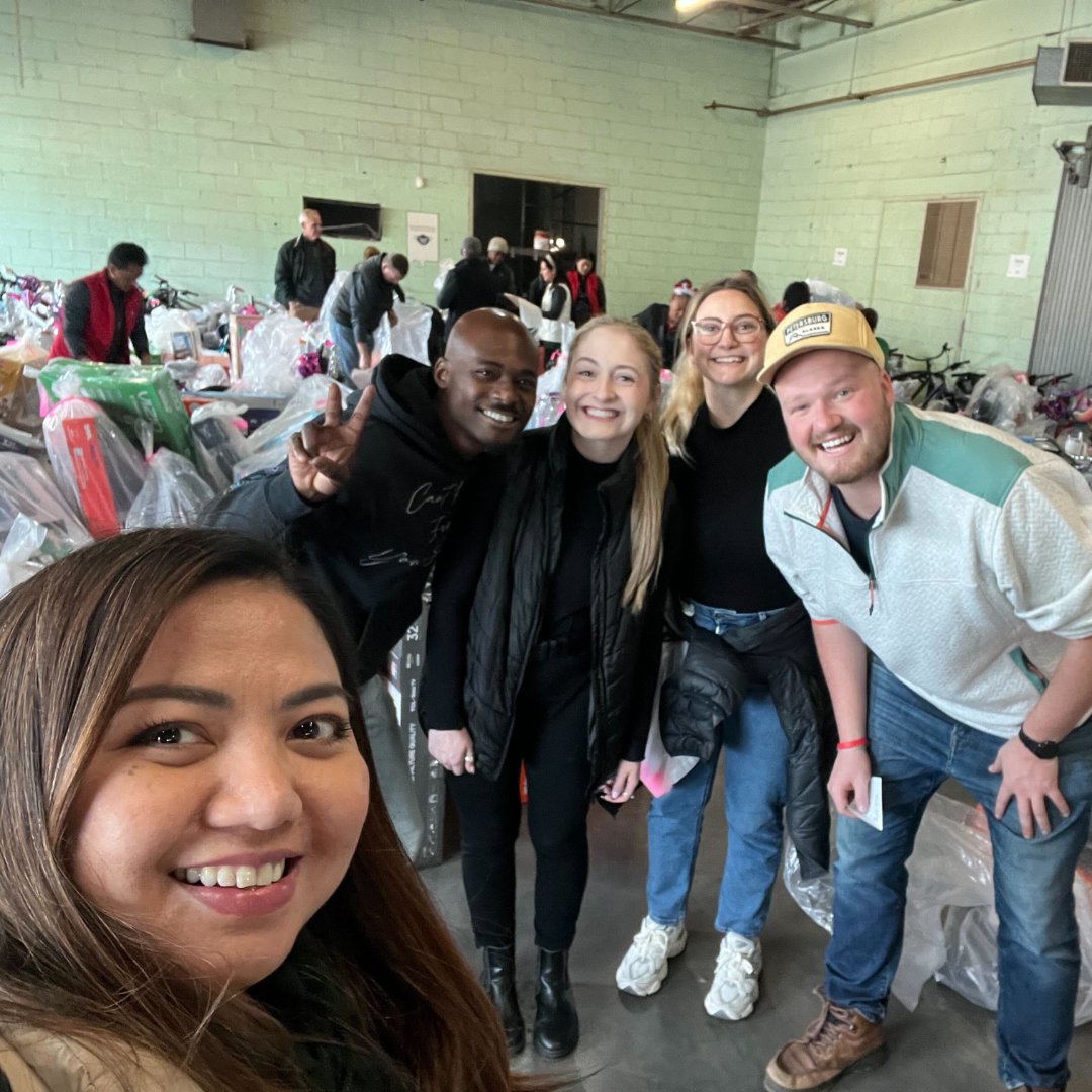 BilingualThera's tweet photo. 'Tis the season of giving! 

Our team is spending the day #volunteering with Clark's Christmas Kids, a non-profit that provides children in the Georgia foster system with gifts for the holidays. https://t.co/JtJtHqf5Dy