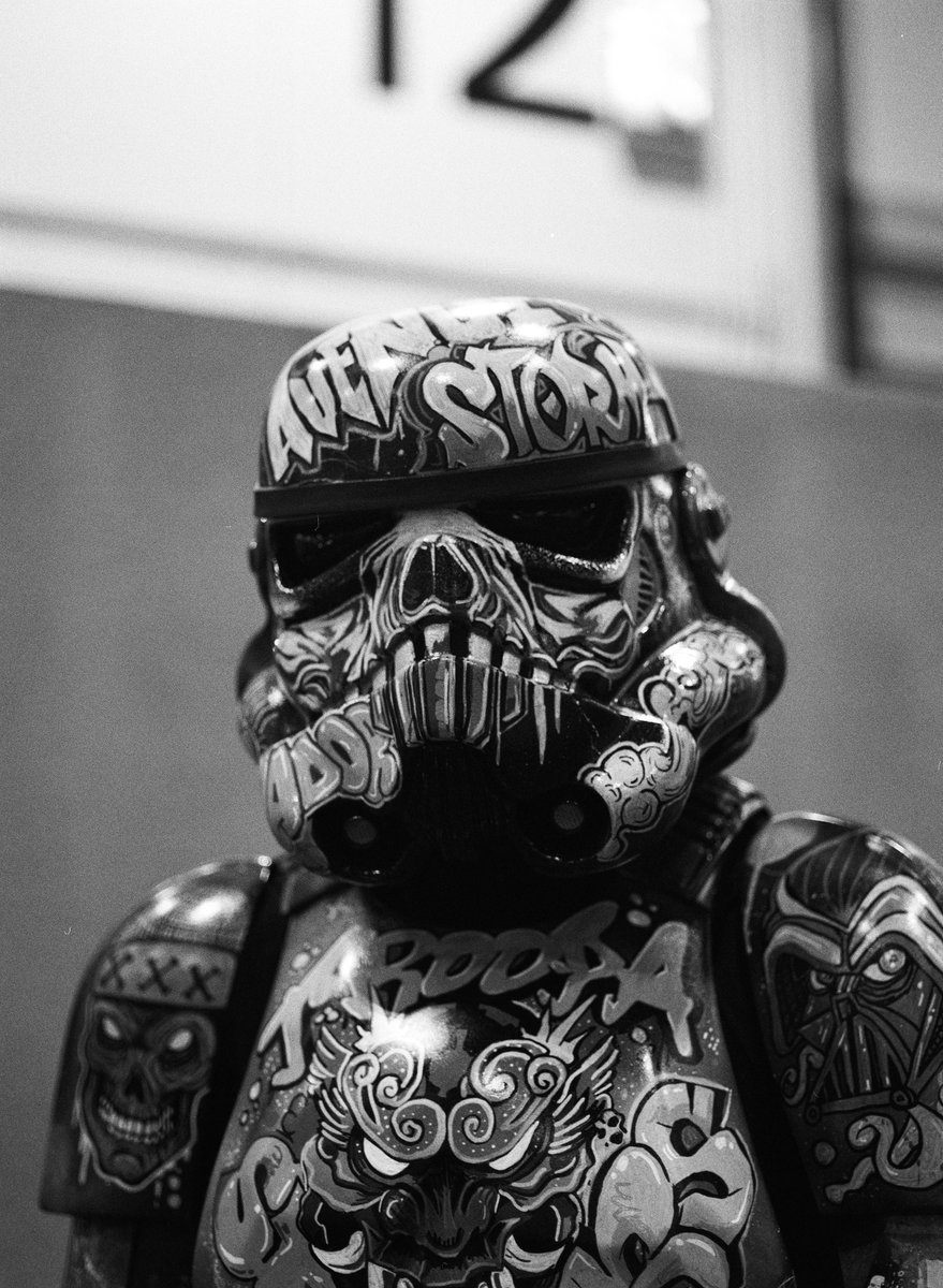 Darkside_photo_'s tweet photo. Imperial Stormtrooper
📸Bronica Etrs
🎞#Ilfordhp5/#KodakGold
Custom paint by @Mister_Mistry
Imperial Outlanders
#120mm #starwars #ilford #believeinfilm #filmislife #analogcamera #filmisbetter #stormtrooper #london #analogic #ishootfilm #bronica #blackandwhitefilm #ilfordhp5 https://t.co/Bsb7AtR5HP