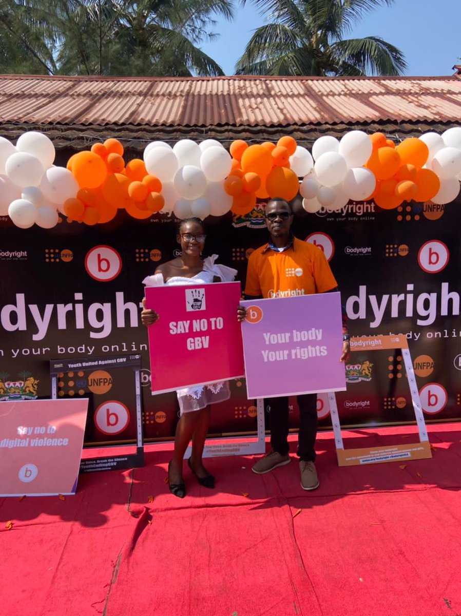 Today together with other youth across Sierraleone we join the my body my right campaign thanks to @UNFPASierraleon for this wonderful initiative together we can end violence against women and girls @IsataMahoi @Cee_Bah 
#bodyrightSLE