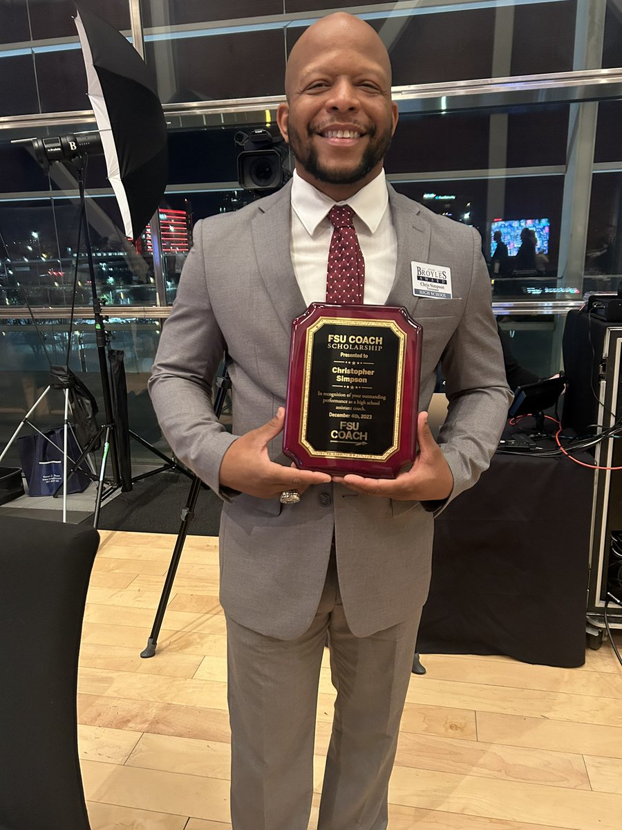 CoachSimpson_'s tweet photo. Thank you for a great experience! Truly had an amazing time fellowshipping and becoming a part of the family @BroylesAward @ClaytonHarrel12 @TFCAFootball major kudos to the sponsors @FieldTurf @GoFanHS @VictoryRings can’t wait to dive into the program @Baghurst https://t.co/o0NLV3Zq6u