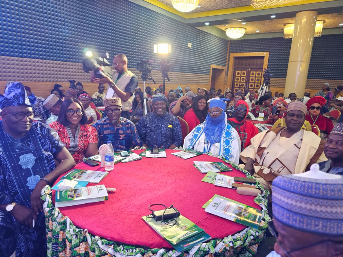 BolanleOlukoju's tweet photo. It's Day 3 of the #NAFEST Four-Day National Stakeholders' Review Conference in Abuja.

As a member of the syndicate group on policy review, drawn from six states across the nation, today's agenda took us to the Nike Arts Gallery… https://t.co/dWJUoQBltc