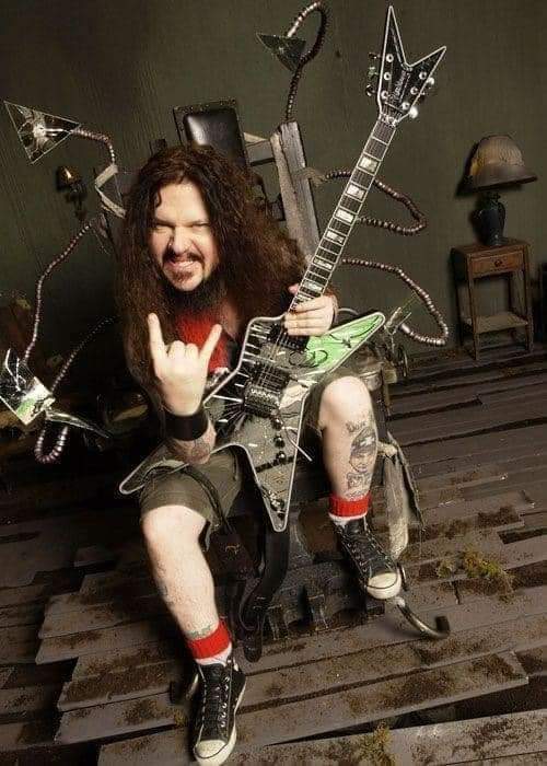 diablo_81SC's tweet image. #RIPDimebagDarrell #RIPDime 
Darrell Lance Abbott 🤘
August 20, 1966 – December 8, 2004
#Dimebag  #Metal #Legend #Pantera #Damageplan 
GETCHA PULL \m/...333...\m/