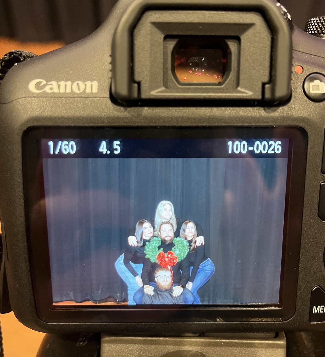 MikiciukMiss's tweet photo. Coming to mailboxes near you….👀 out for some holiday cheer from 8Blue to you! 🎄🎁 https://t.co/60bfPuDSY7