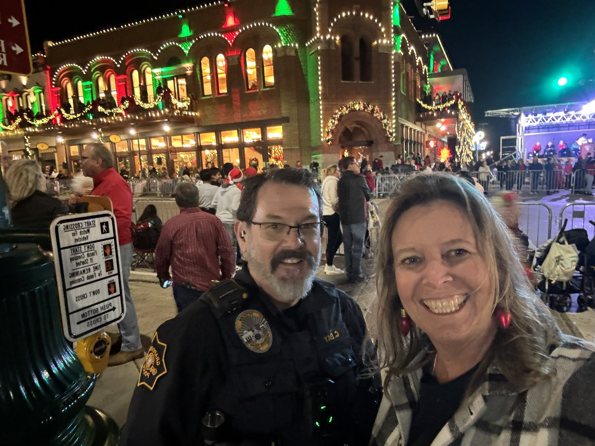 OquistDiane's tweet photo. I always look forward to the Grapevine Parade of lights. Dove Elementary School you did a great job on our float once again. Love seeing all those festive dolphins riding on the float and I even ran into our very own Officer Day.  #DESisBEST https://t.co/6zU8VoLtPg