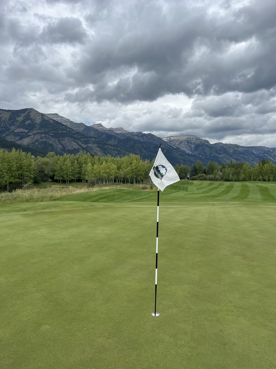 DylanwJohnson's tweet photo. @golfcourses101 Teton Pines in Wyoming. Absolutely stunning views! ⛳️⛰️ https://t.co/NUtONvHJoQ