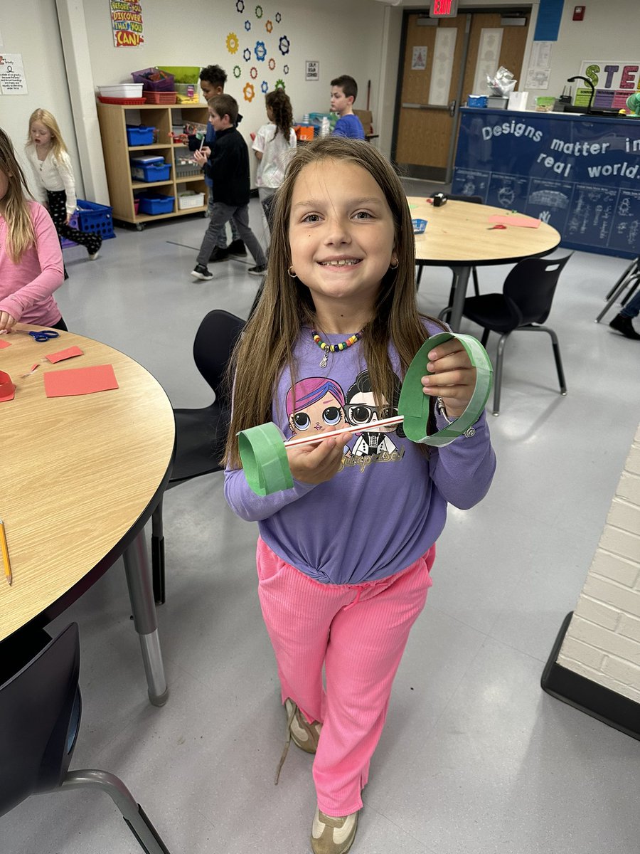 bes_stem's tweet photo. We applied the principles of flight in STEM today to engineer a wind powered “sleigh” for Santa! 🎅🏼✈️  @BES_Eagles @Boone_County https://t.co/wj7zs1hDYd
