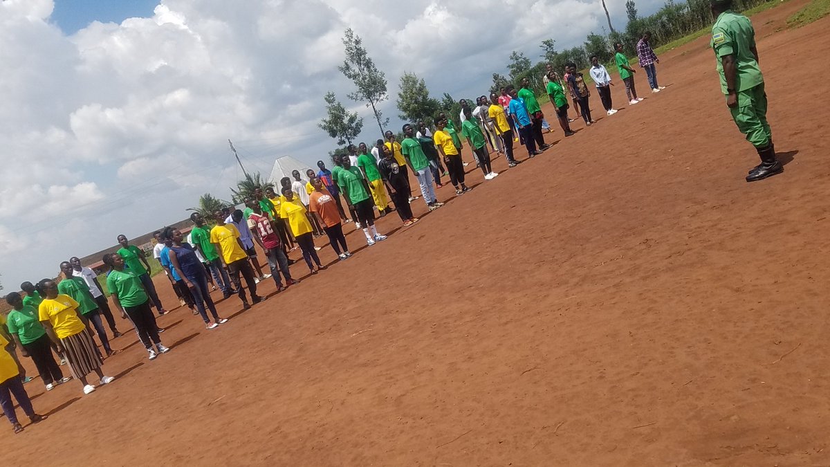 GahengeriS's tweet photo. Rwamagana District 
Gahengeri sector 
Intoreziri kurugerero Rw'inkomezabigwi icyiciro cya 11 zikomeje guhabwa amasomo azabafasha mubuzima bwabo bwaburimunsi,bahabwakandi nimyitozo ngororamubiri.@GahengeriS@RwamaganaDistr https://t.co/TGE0ketsR2