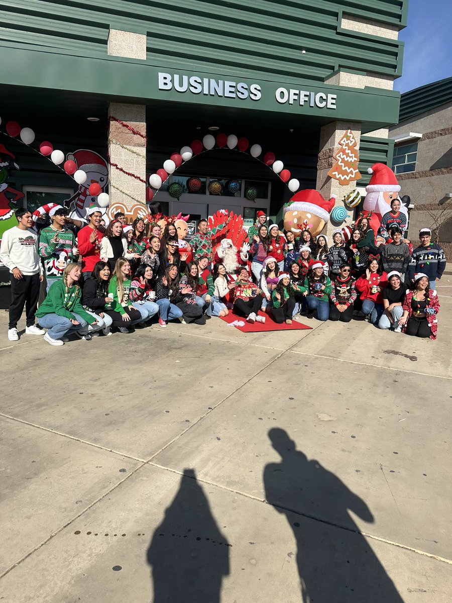 Winter Wonderland at GTHS. Smiles, laughter, and hot cocoa. My bucket is full. <a href="/GrandTerraceHS/">Titans</a> <a href="/ColtonJUSD/">Colton Joint Unified</a> <a href="/DrAnthonyOrtiz/">Anthony Ortiz</a> <a href="/7Izzy5/">Israel FUENTES</a> <a href="/bertha_arreguin/">Bertha Flores</a>