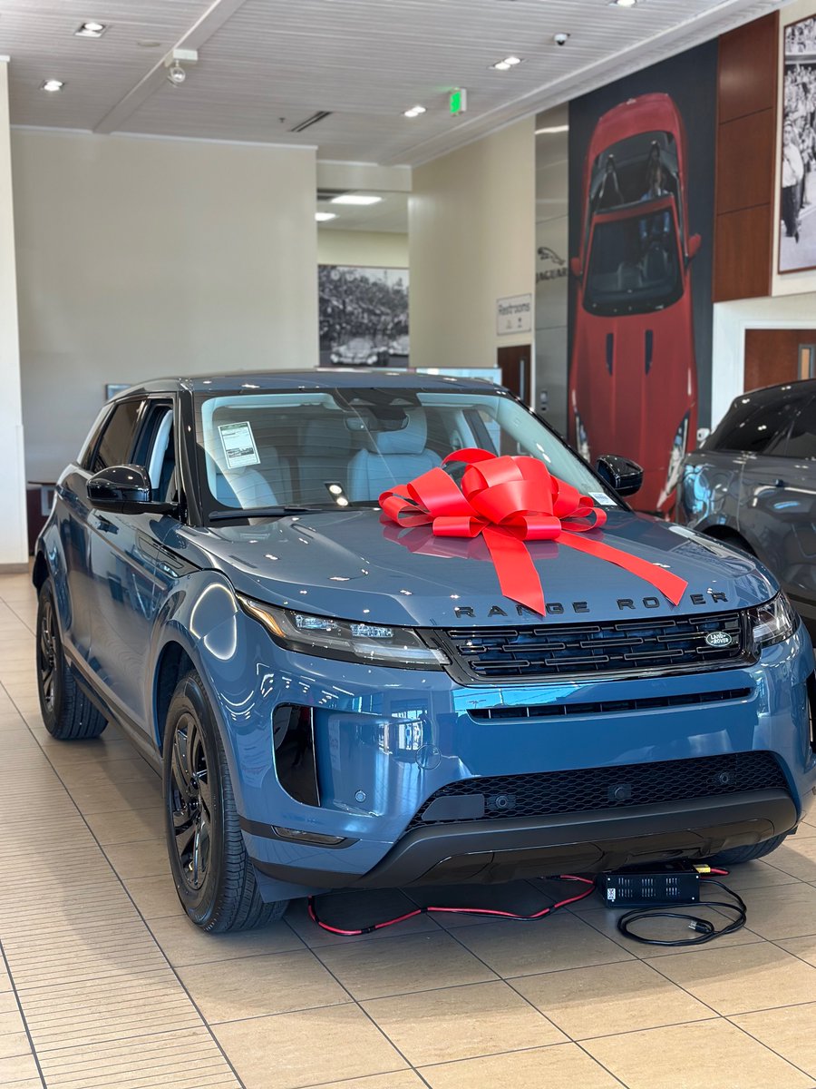 The sleek and shiny Range Rover Evoque.
#LandRoverNorthScottsdale #RangeRoverEvoque