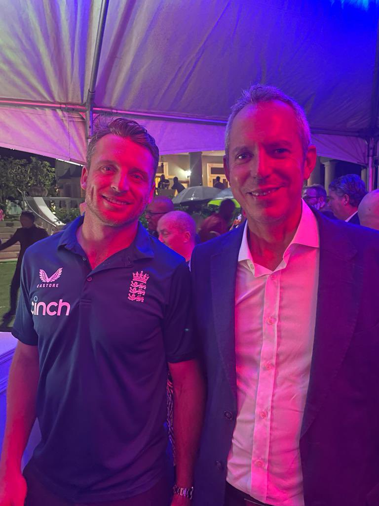 MalcolmGeereUK's tweet photo. Welcome back to Barbados @englandcricket ! 🏴󠁧󠁢󠁥󠁮󠁧󠁿 🏏 Captain Jos Buttler assured me it will be a gripping match tomorrow (as long as the weather behaves 🤞) https://t.co/I4l791dPb6