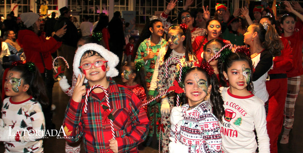 Con Papa Noel, o Santa, desfile de niños y adultos, villancicos y muchos empresarios

laportadacanada.com/destacado/se-p…

VER ARTÍCULO COMPLETO en nuestra página web, link en la bio @la_portada_canada

#canada #noticias #news #canadahoy #latam