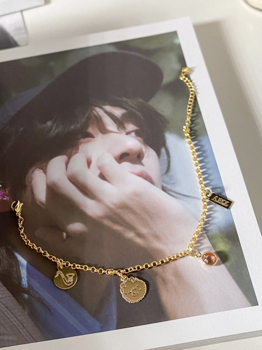useamishop's tweet photo. Tá no site! Pulseiras TaeJin + reposições muito pedidas, tudo a pronta-entrega pra esse fim de ano 💫✨

https://t.co/ixqefvHzum https://t.co/X9kGEll35E