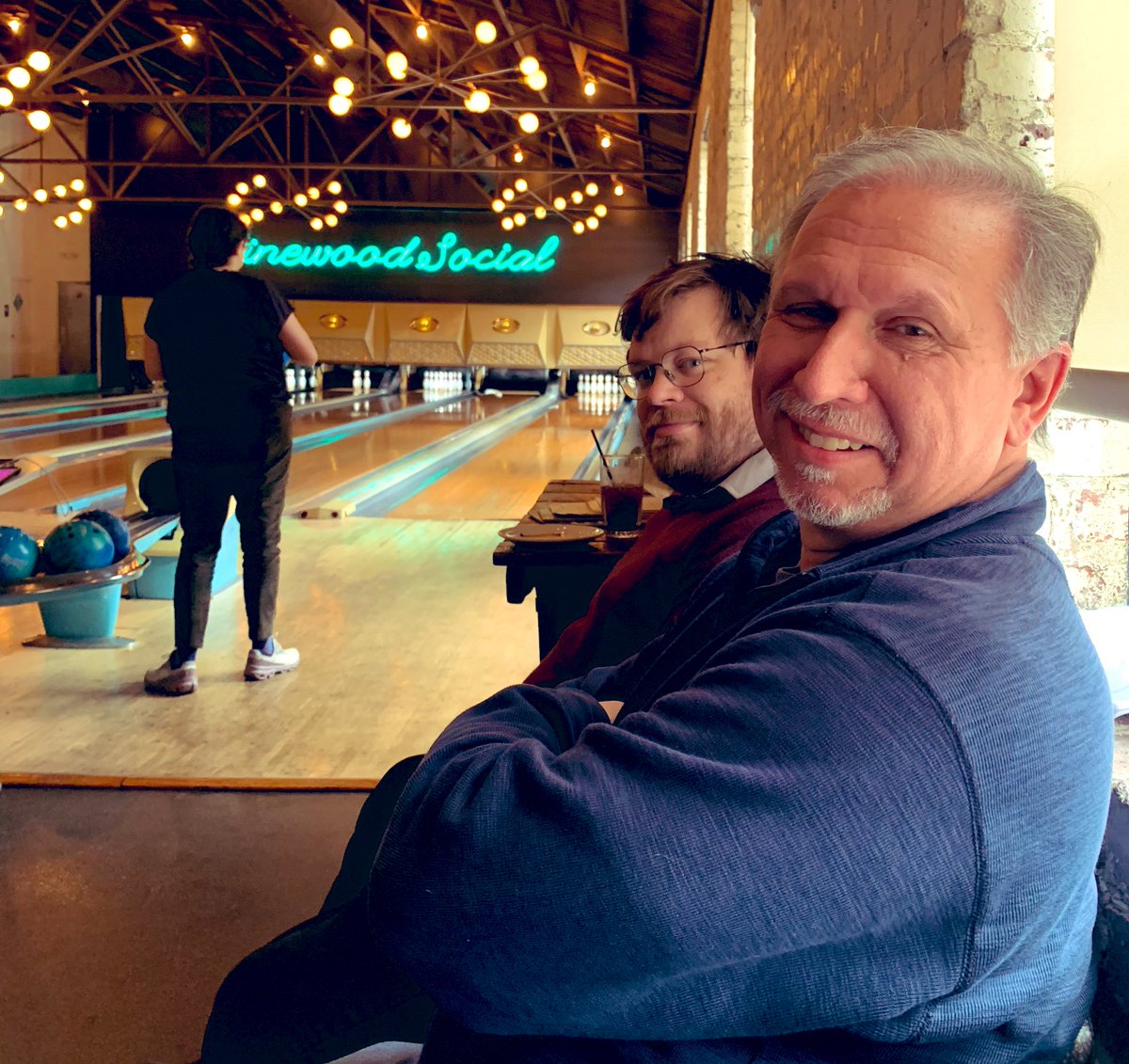 Dr. Julie Bejoy just won a three year postdoctoral fellowship from the American Diabetes Association!!! 

We are beyond thrilled for her. 🎉

<a href="/julie08james/">Julie Bejoy</a> <a href="/AmDiabetesAssn/">American Diabetes Association</a> 

We celebrated by going to to Pinewood Social for bowling 🎳 and snacks.

Congrats Julie!!!

@VUMCKidney