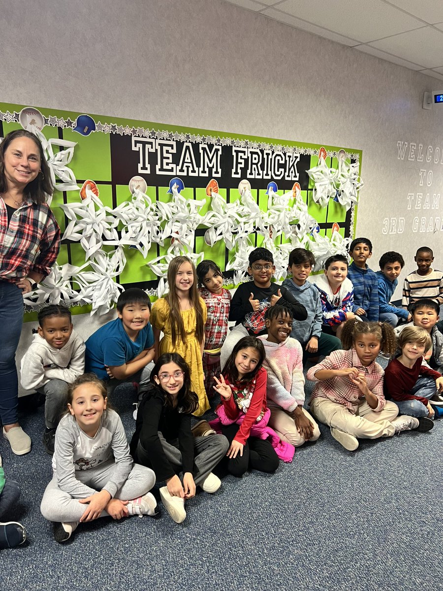 Thanks, Ms.Sledge, for the fun Math and Science lesson making SNOWFLAKES!!❄️💙☃️🤍 <a href="/greenexplorers/">Green Elementary</a>