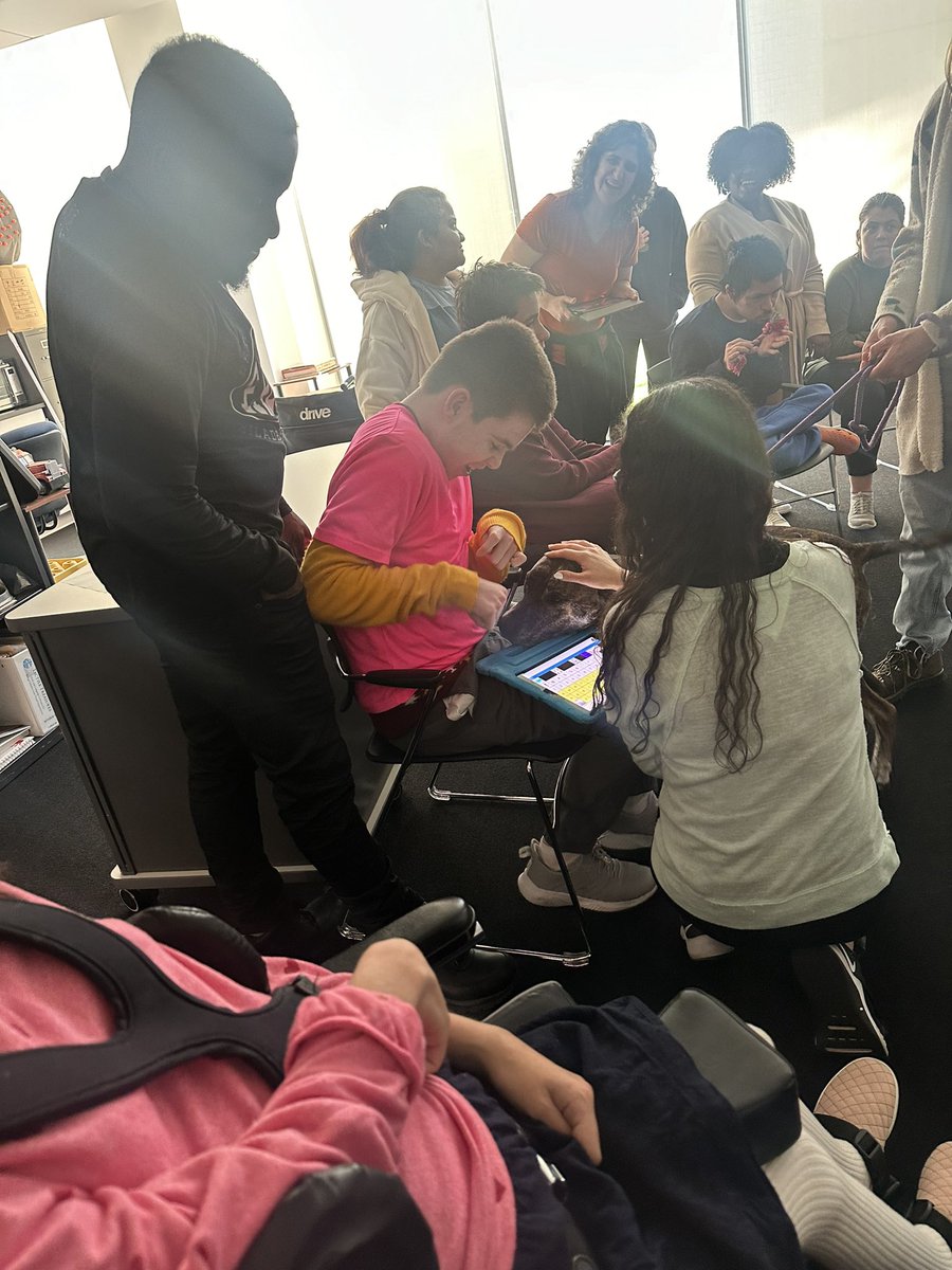 For Fun Friday we had furry friends come visit us.🐶🐕‍🦺🐾🦮