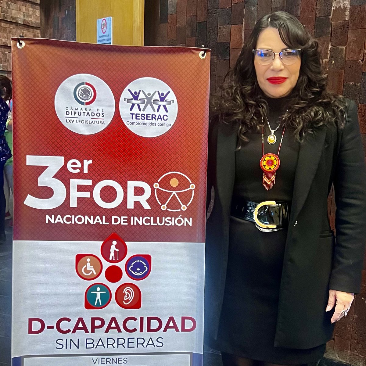 VeronicaBatiz's tweet photo. "Capacidad Sin Barreras" fue el foro al que asistí al Congreso de la Unión en la CDMX y expuso lo que hoy en día, enfrentan las personas con discapacidad.. asistí al 2do. Informe de Rocha Gobernador en nuestro Congreso y al de Juan de Dios Gámez  en el Ayuntamiento de Culiacán.. https://t.co/GU0XJiOT1o