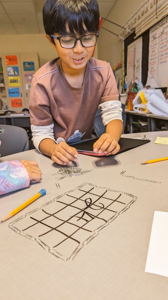 MrsVuTeaches's tweet photo. Students work in pairs to understand perimeter and area #exleytweets #katyisd #katymath @katyisd_ELEMCI https://t.co/V8e5dT9TJN
