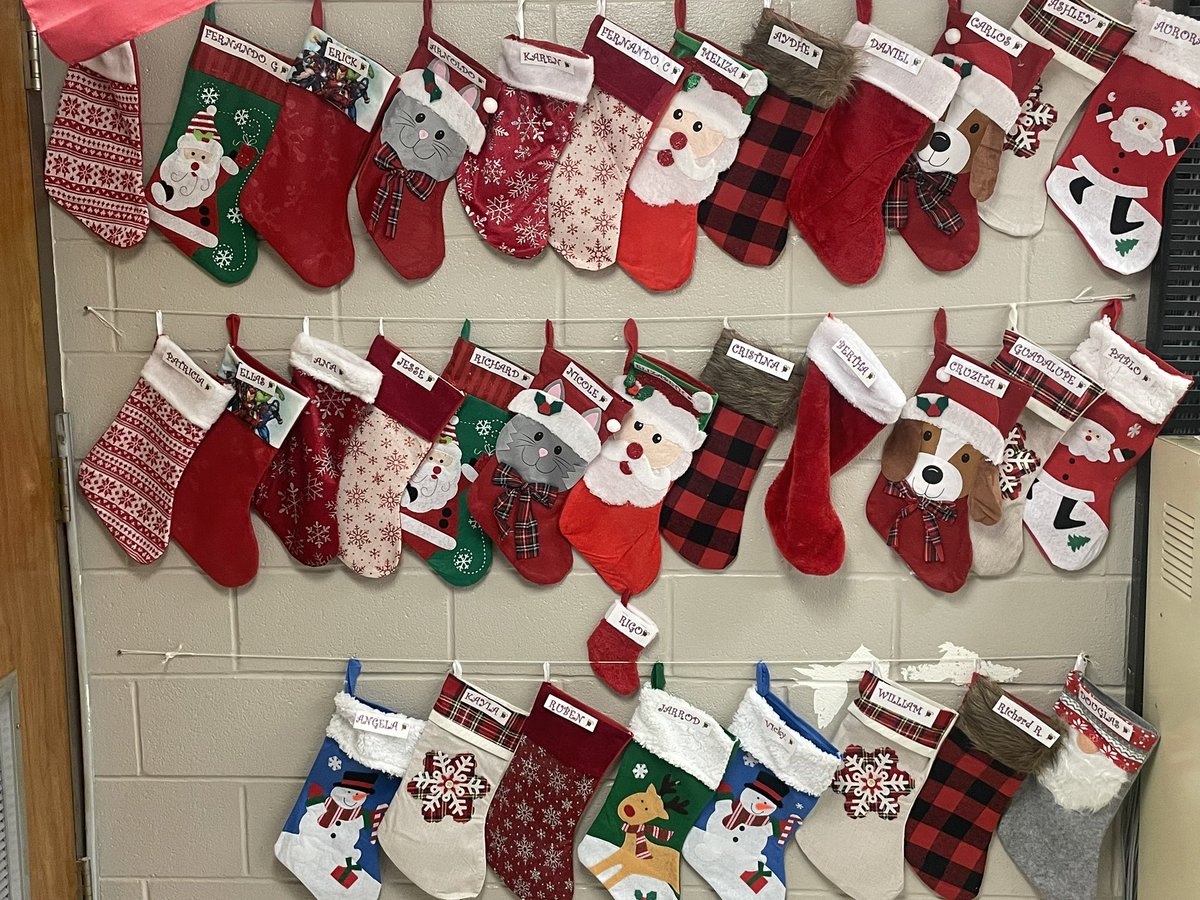 And the stuffing has begun <a href="/IandGCenter/">I&G Center</a> Front Office..GGonzalez Thank you for the stockings🌲🎄