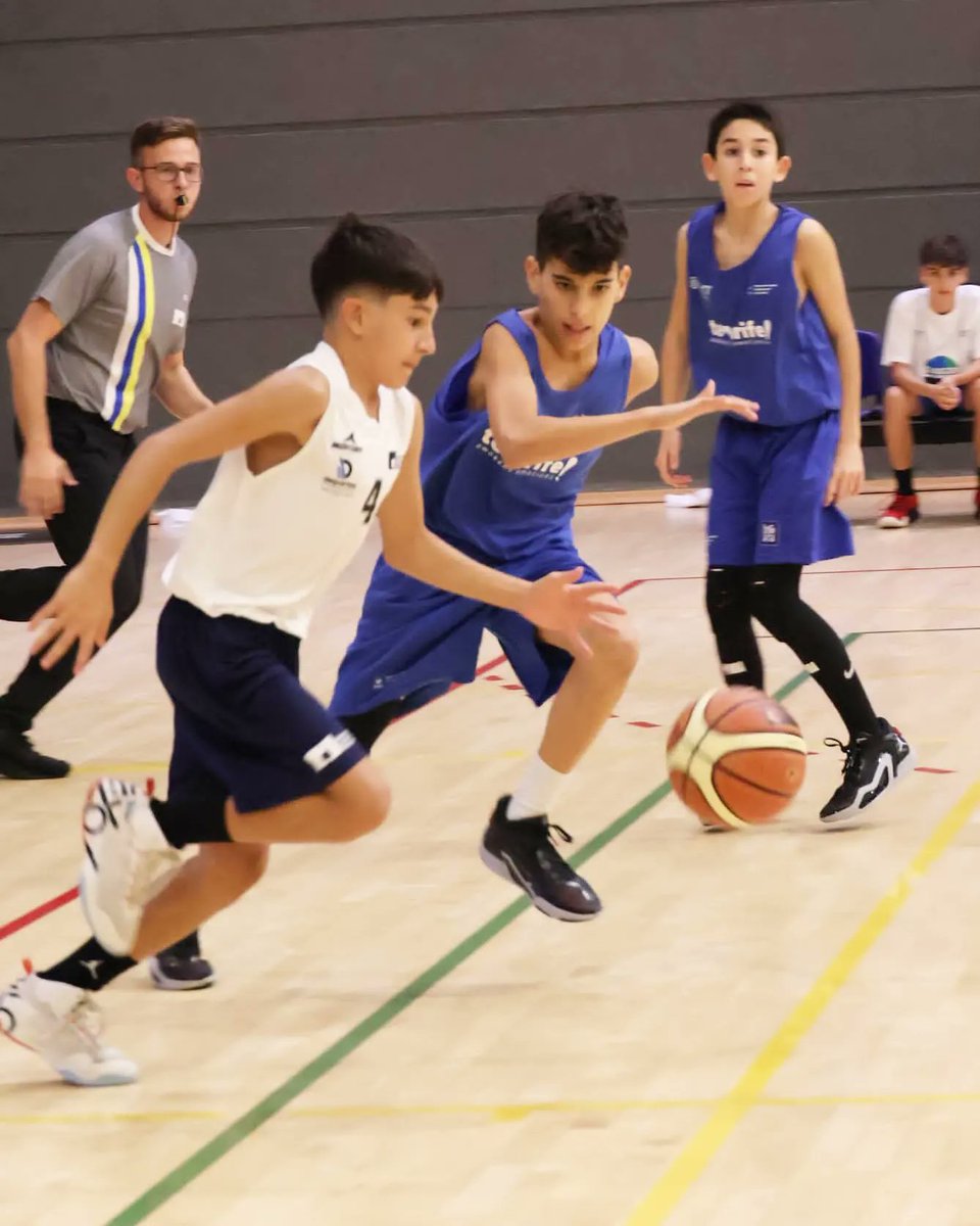 FCBaloncesto's tweet photo. 🇮🇨 #TSI2023
🏆 #Minibasket
🔵 #Tenerife
⚪ #LaPalma
📸 @fcbaloncesto

🖼️ Galería completa
↪️ https://t.co/VckMPtXOkH

#BaloncestoEnPositivo #Canarias100x100 #Canarias #Baloncesto #Basketball #Basket #Deporte #Sport #Photography #SportPhotography https://t.co/hzXjeKQ2Ro