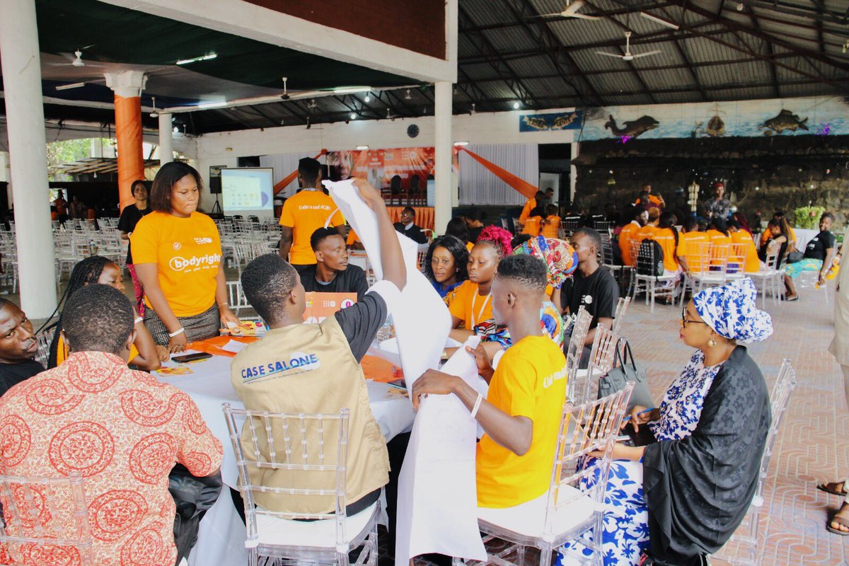 Engaging discussions led by young people at the #BodyrightCampaign launch & youth-led dialogue on #GBV prevention&response. From identification to action, together with @UNFPASierraleon we are rewriting the narrative for a more inclusive and compassionate society.✊🏾
#BodyrightSLE