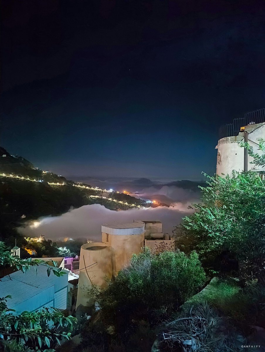 منظر ليلي للضباب من محافظة فيفاء #الجنوب #جازان <a href="/SaudiMagazine/">Saudi Magazine</a> <a href="/welcome_saudi/">Welcome Saudi</a> <a href="/TheSaudiPost_En/">TSP English</a> <a href="/TSP_Geographic/">TSP جيوغرافيك</a> @JazanTourism <a href="/chp_sa/">تراث المملكة</a> <a href="/ksa2ourism/">السياحة السعودية</a>