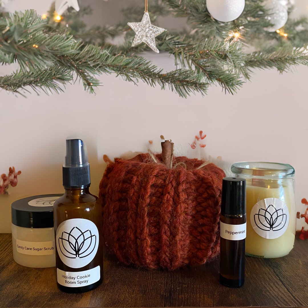 Indulge in the essence of the #holidas with our Holiday Wellness Box! 🎄 Each box includes a Wood Wick #Candle, #RollerBottle, #SugarScrub, &amp; #RoomSpray. 

Limited quantities available! Order by 12/11 to arrive in time for #Christmas — evolveholisticwellness.com/products/p/hol…

#holistichealth