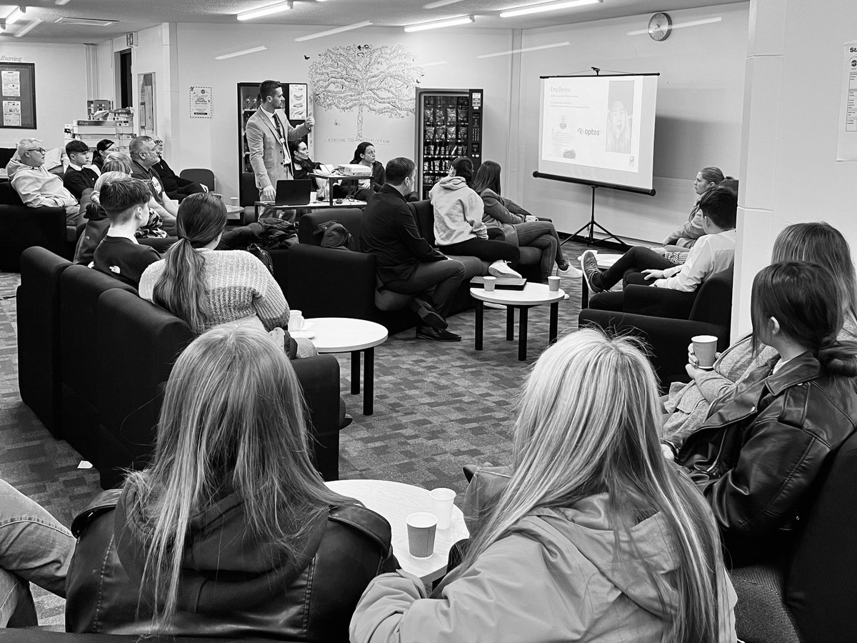 Mr Stewart tweet media