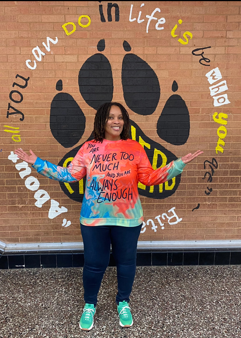 Happy Friday! 

Check out my shirt!!