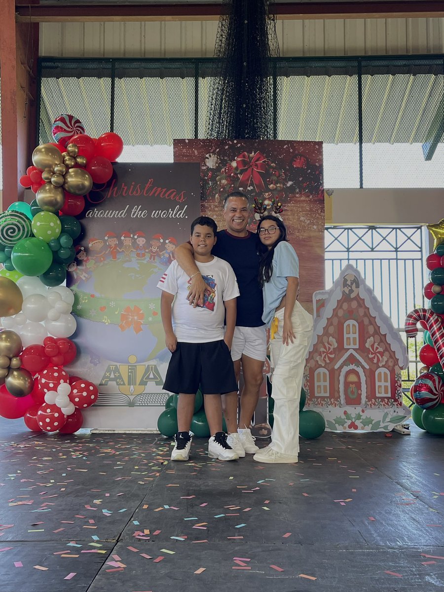 tonyruizbasket's tweet photo. Actividad Navideña de la Academia Interamericana  💚🙏🎄🎅🌟 #ConEllos😍🫶🥰💙 https://t.co/heJ9IV2OGD