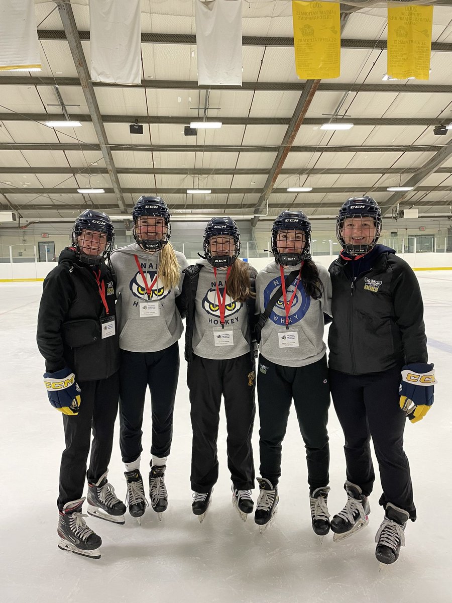 OOKSWHKY's tweet photo. OOKS GROWING THE GAME!  

Your Ooks joined Leo Nickerson Elementary School Grade 4/5 on the ice the past few weeks. Thank you for our handmade cards, we love them!  

#WedefineNAIT 
#Ooks
#DefendTHENORTH
#OoksSOARTogether 
#NAIT 
#futureOOKS
#growingthegame https://t.co/e9xRRSqjQl
