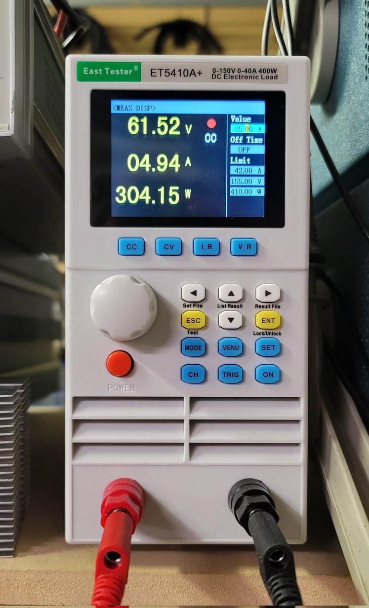 glenbeer's tweet photo. Load testing the #Hanmatek HM605T to its max, 309 watts. While measuring common mode noise on #Rigol DHO900 #Oscilloscope. Surprisingly, the power supply stayed fairly cool.
#EastTester crap.
#Electronics https://t.co/O3iffl0xjl