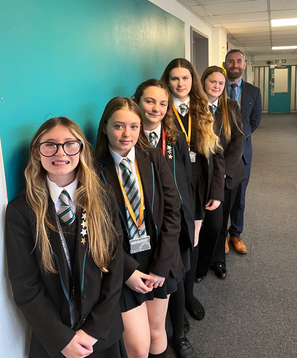BayLeadershipAc's tweet photo. Friday means #HotChocWithTheHead for our ‘Stars of the week.’ Such amazing pupils working hard to build learning power, and live out our Star values. Congratulations on your wonderful achievement. #TwoClapsOnTwo 👏🏻👏🏻 https://t.co/ncMiXORplc