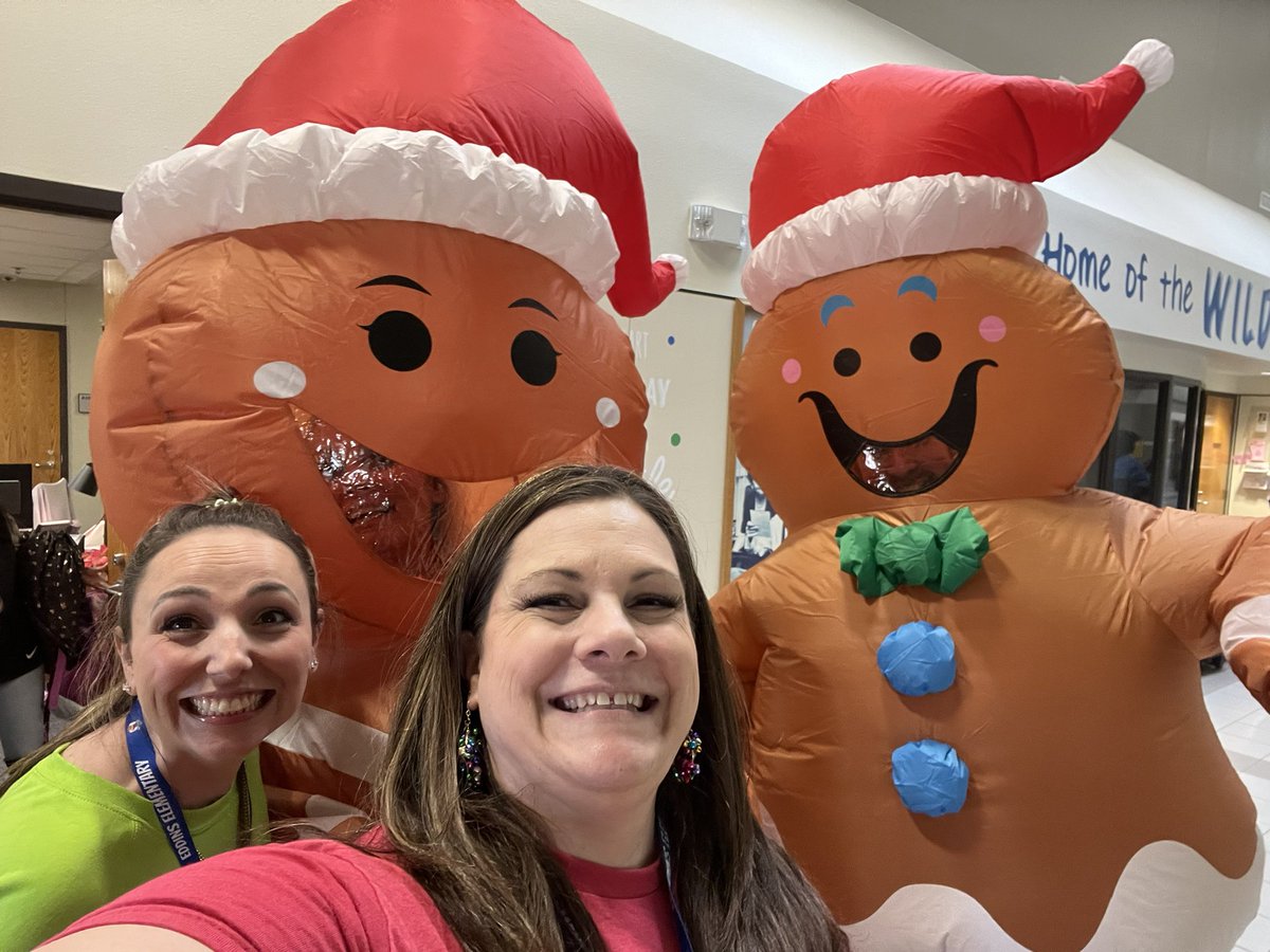 Kinder teachers caught the gingerbread man and girl!! #LegacyLife #WeAreEddins #WeAreMckinney <a href="/EddinsElem/">Eddins Elementary</a> <a href="/PrincipalCari/">Cari Owens</a> <a href="/TheMartinator5/">✭ ℂ𝕠𝕕𝕪 𝕄𝕒𝕣𝕥𝕚𝕟 ✭</a>