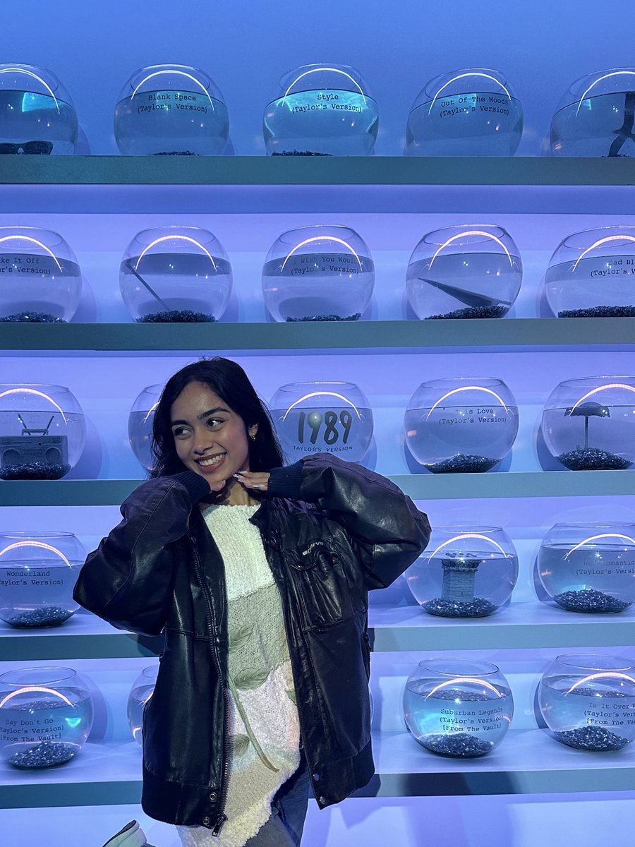aashisversion's tweet photo. The best afternoon ever celebrating the artist of my life #TSErasTheExperience thank you so much @AppleMusic @taylornation13 https://t.co/IquB5rW5Ql