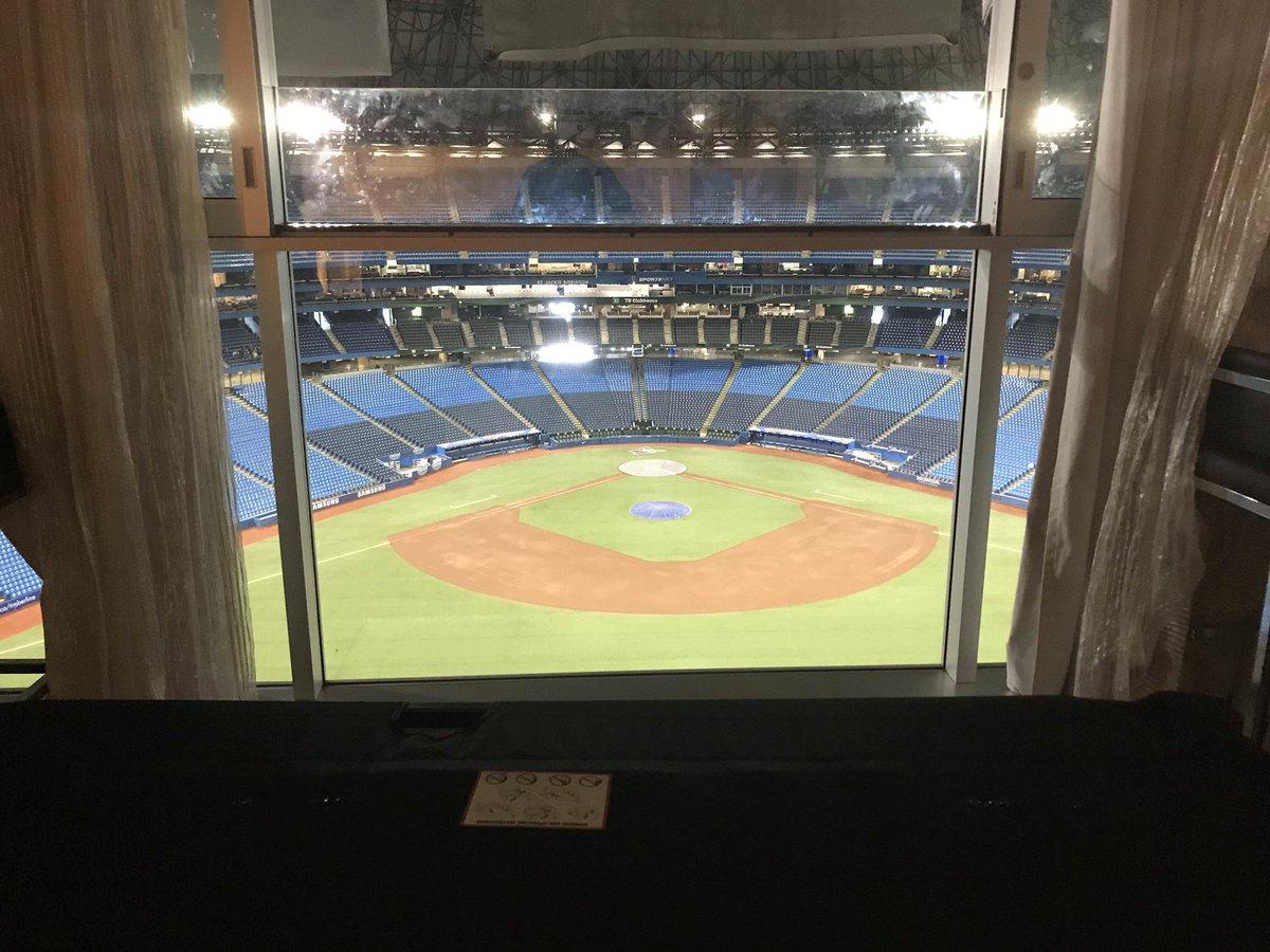 yomattycakes's tweet image. Imagine blowing her back out here and Ohtani hits a piss missile right through the window