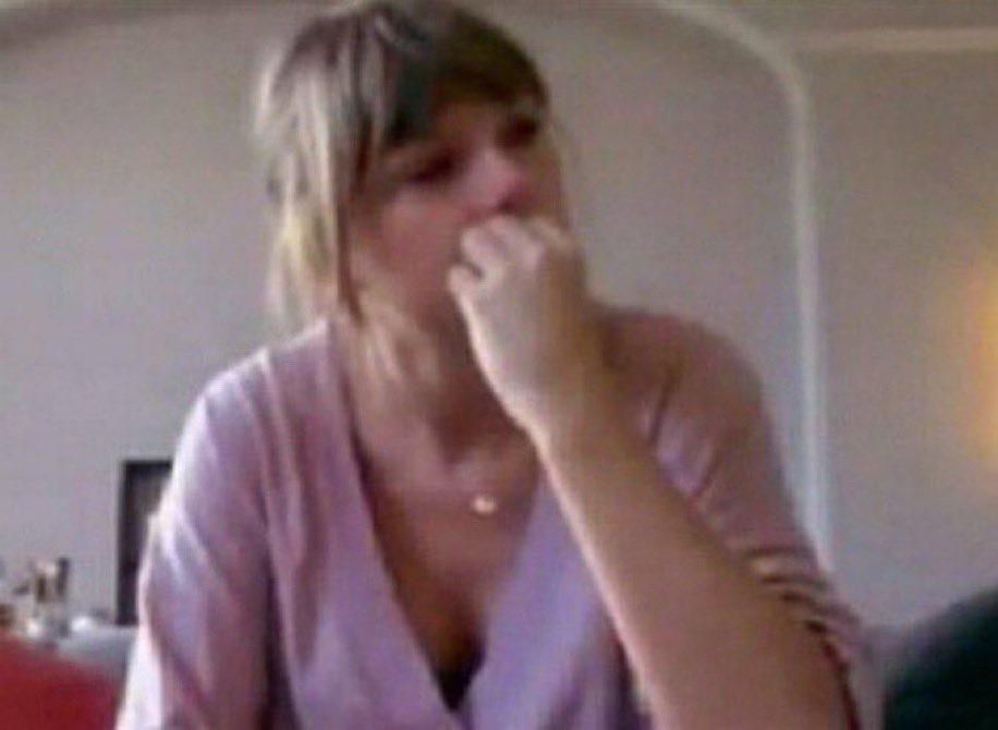 ai gente eu nem acredito que a nossa menina tá GRÁVIDA 

GRÁVIDA. tipo eu sou fã dela há anos, nunca imaginei esse dia chegando