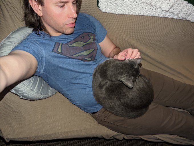 He's such a huge cuddler, like myself ❤️ https://t.co/eSGOXcKrFN<a href="/tag/newprofilepic"class="tags"><span>#newprofilepic</span></a>