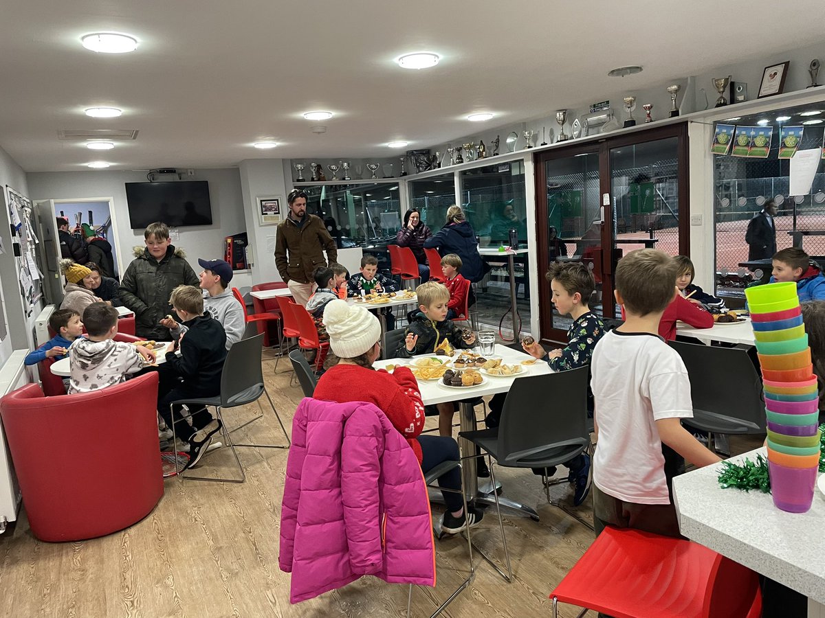 CarysHowardRees's tweet photo. Thank you to everyone who came along to the fun Christmas party 🎉! The teenagers were out in force running some Christmas-themed tennis activities for our mini members. https://t.co/rUJsO7B75D