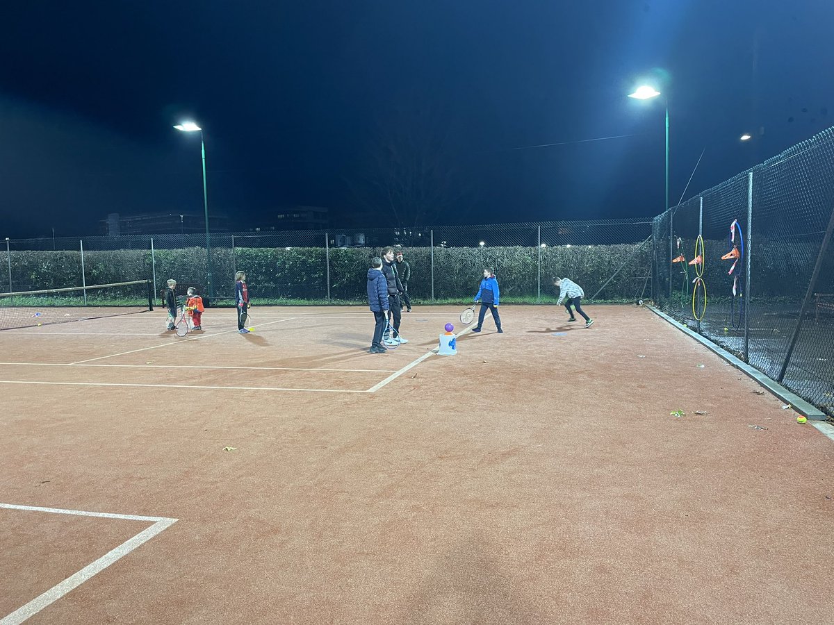 CarysHowardRees's tweet photo. Thank you to everyone who came along to the fun Christmas party 🎉! The teenagers were out in force running some Christmas-themed tennis activities for our mini members. https://t.co/rUJsO7B75D