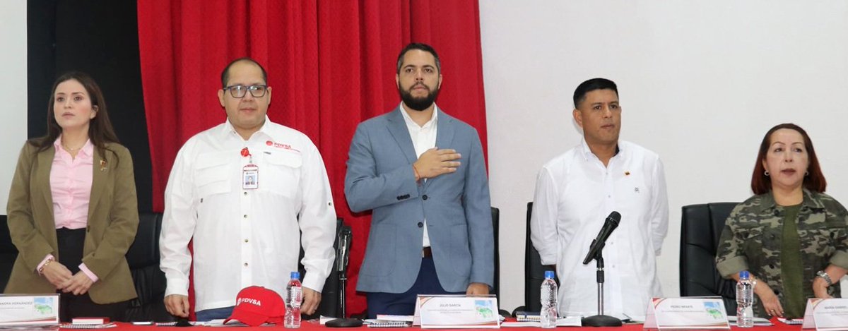 La clase obrera petrolera participó en la consulta pública de la Ley Orgánica para la defensa de la Guayana Esequiba. acortar.link/dnTSCF