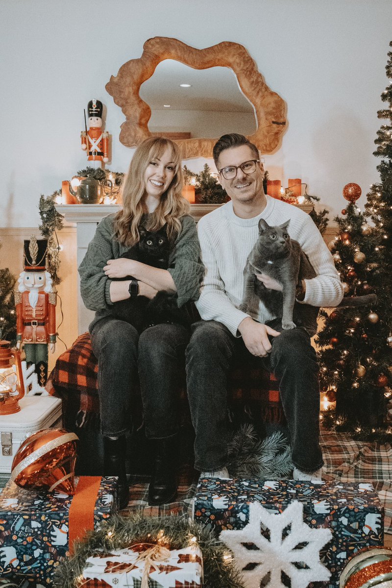 mariahfarlz's tweet photo. Ok who wants a Christmas card https://t.co/HOajTWXgvK