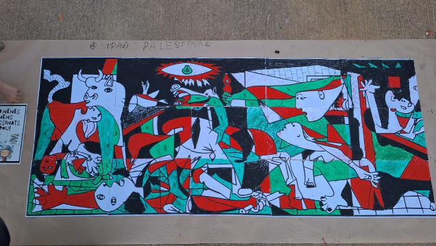 miguelf37488293's tweet photo. Sant Cugat ordena retirar un mural escolar a favor de Palestina, la orden parte de la concejala de Educación, Universidades y Multiculturalidad, Carme Ardid (Junts).
No se trata del primer acto para fomentar la paz: "Cuando lo hicimos por Ucrania nadie nos dijo nada" https://t.co/fNUR99Kz1V