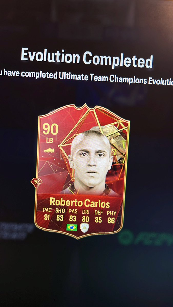 Niklas H tweet media