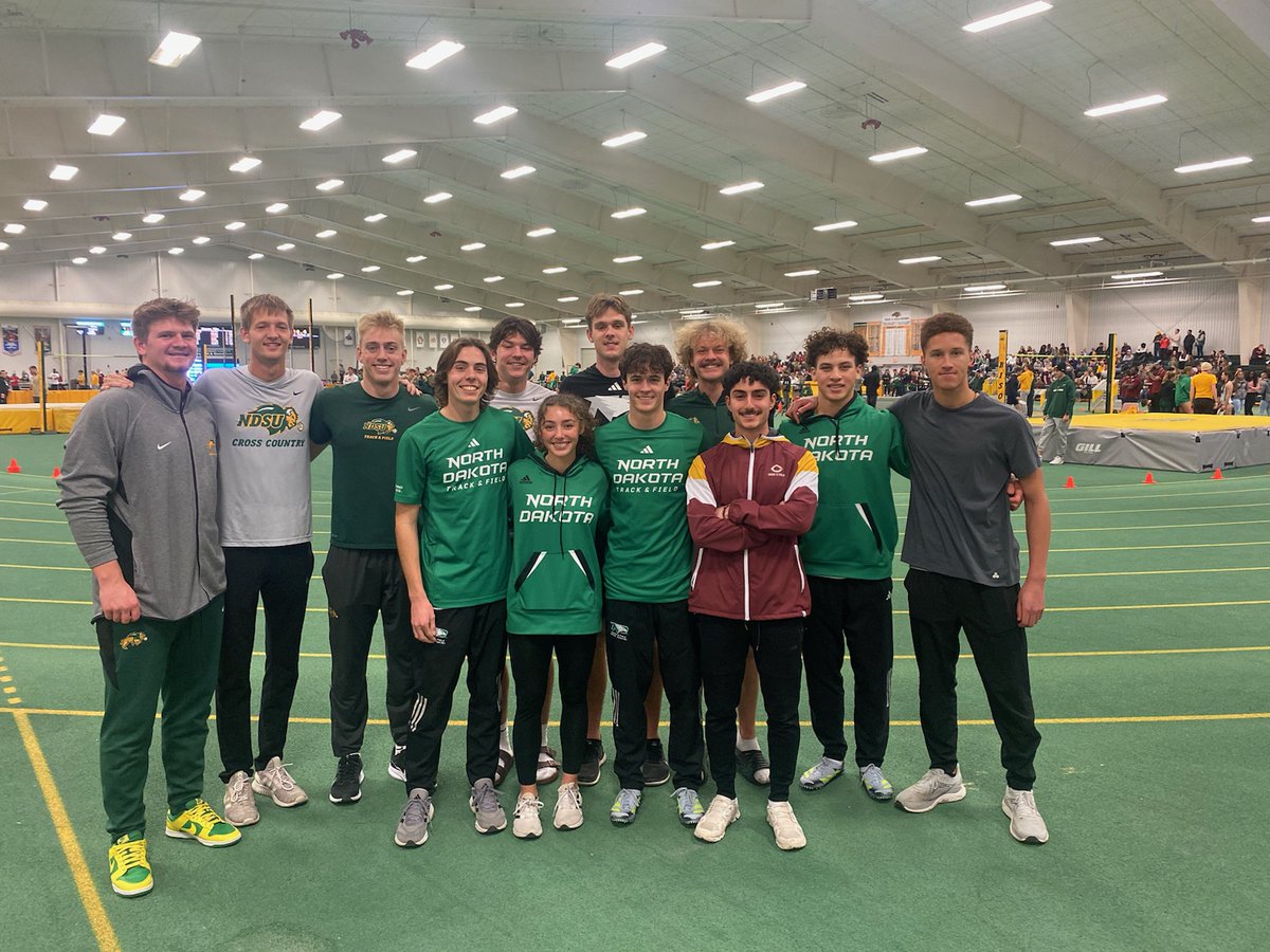 Quite the contingent of former Riders today at the Dakota Alumni Classic in Fargo!

UND:
Tanner Schiller
Claire Leach
Carter Byron
Caleb Severson
Mikey Mallory

NDSU:
Logan Arason 
Jake Arason
Bryce Enerson
Jonah Dafoe
Hunter McHenry
Dameon Zenawick

Concordia:
Amir Dorudian