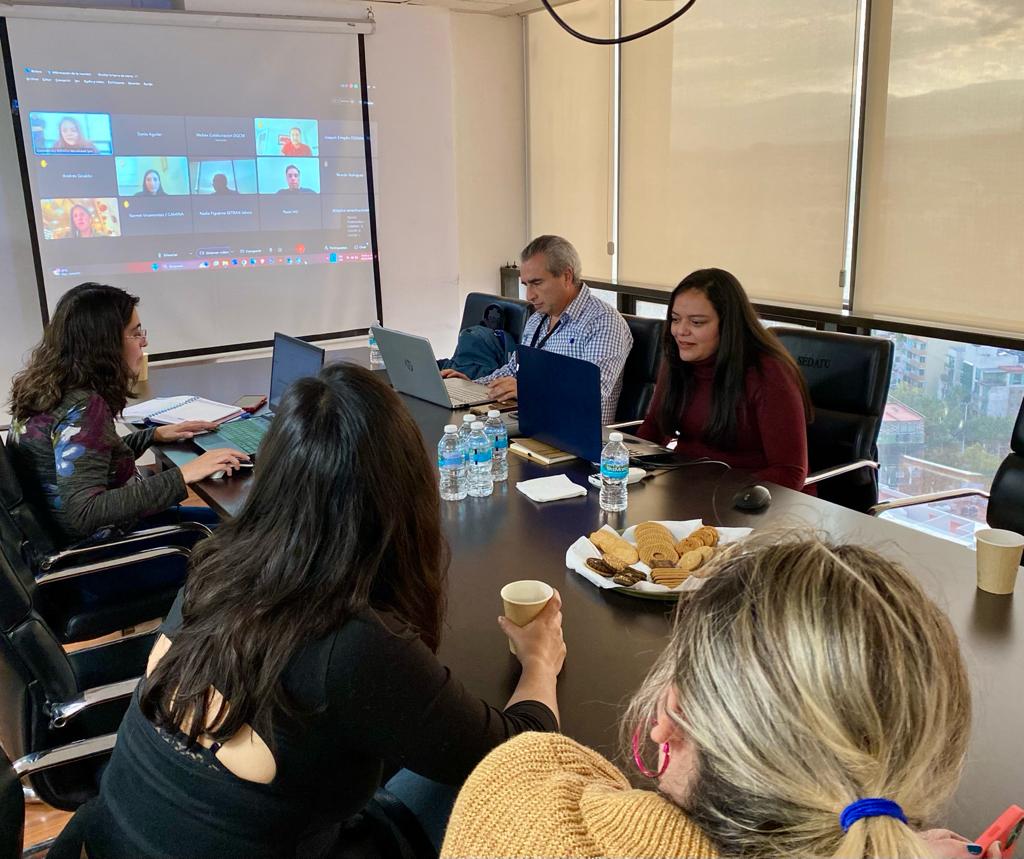 MontealegreRox's tweet photo. Y como cierre del día tuvimos sesión híbrida en @SEDATU_mx con el grupo de trabajo de la NOM 004-SEDATU 2023 Estructura y Diseño de Vías Urbanas. Aprobada por unanimidad 😍 
Después de largas jornadas de trabajo en equipo se avanza a paso firme. https://t.co/oKJi6Kt5Rv