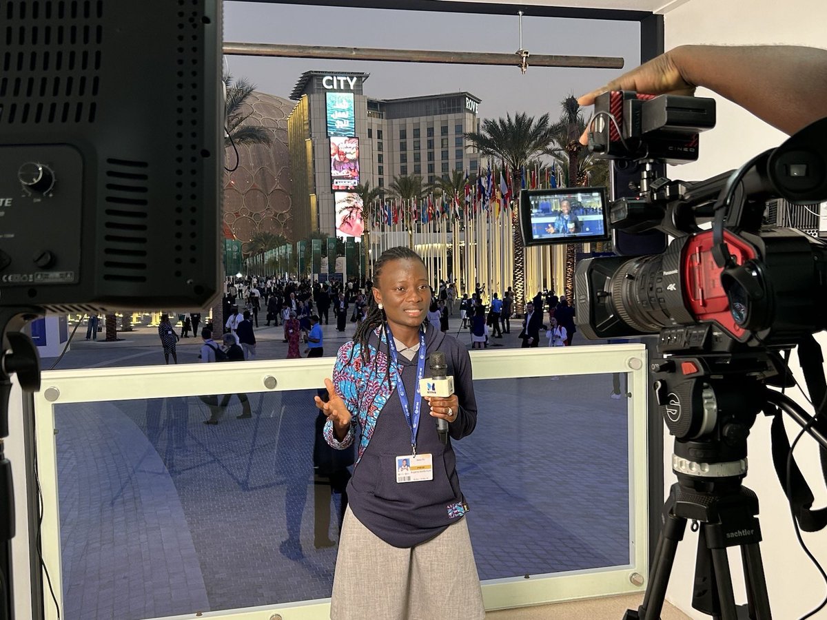 Youu_Genia's tweet photo. Light, camera, action. #COP28 reporting duties #ccmp #ccmpcop28 .@metrotvgh .@earthjournalism .@StanleyConnect photo credit : .@devonterrill https://t.co/sEF6LVUhDX
