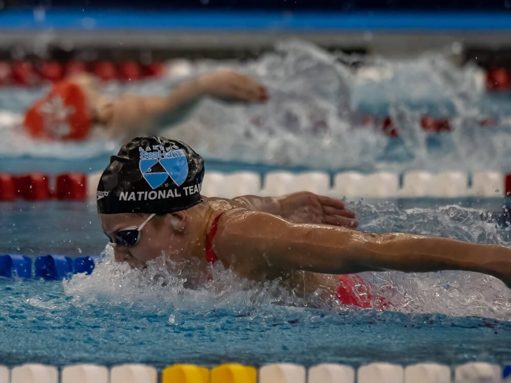 Yesterday was a record breaking night for this duo💥 Maximus Williamson finished the 200IM in 1:41.18 to break the 17-18 NAG Record. Charlotte Crush(ed) the 100 back 15-16 NAG Record with a 49.53 leading off the Medley Relay. #SpeedoWinterJuniors